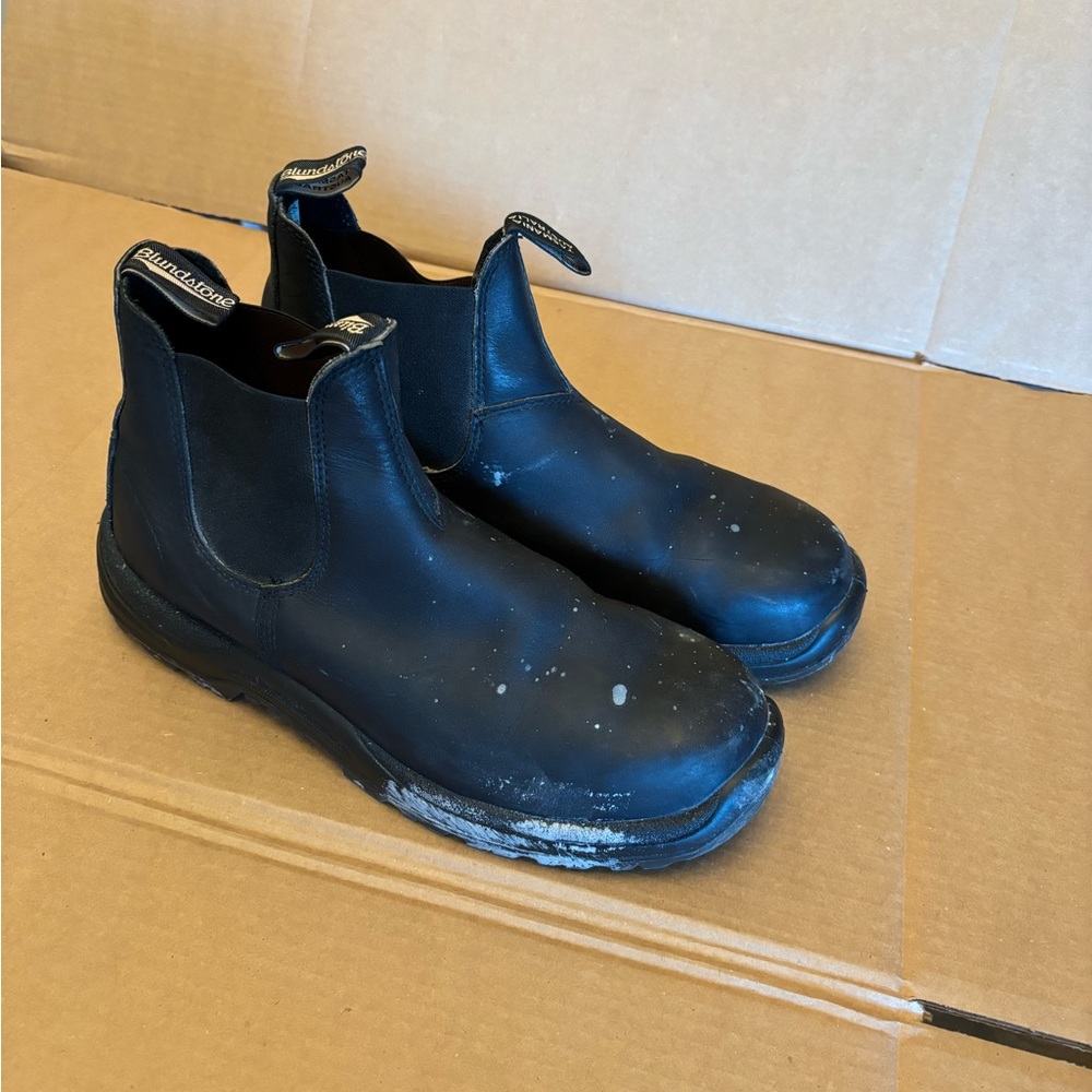 Blundstone Steel Toe Work Chelsea Boot Men’s Size 13, used, stained by epoxy
